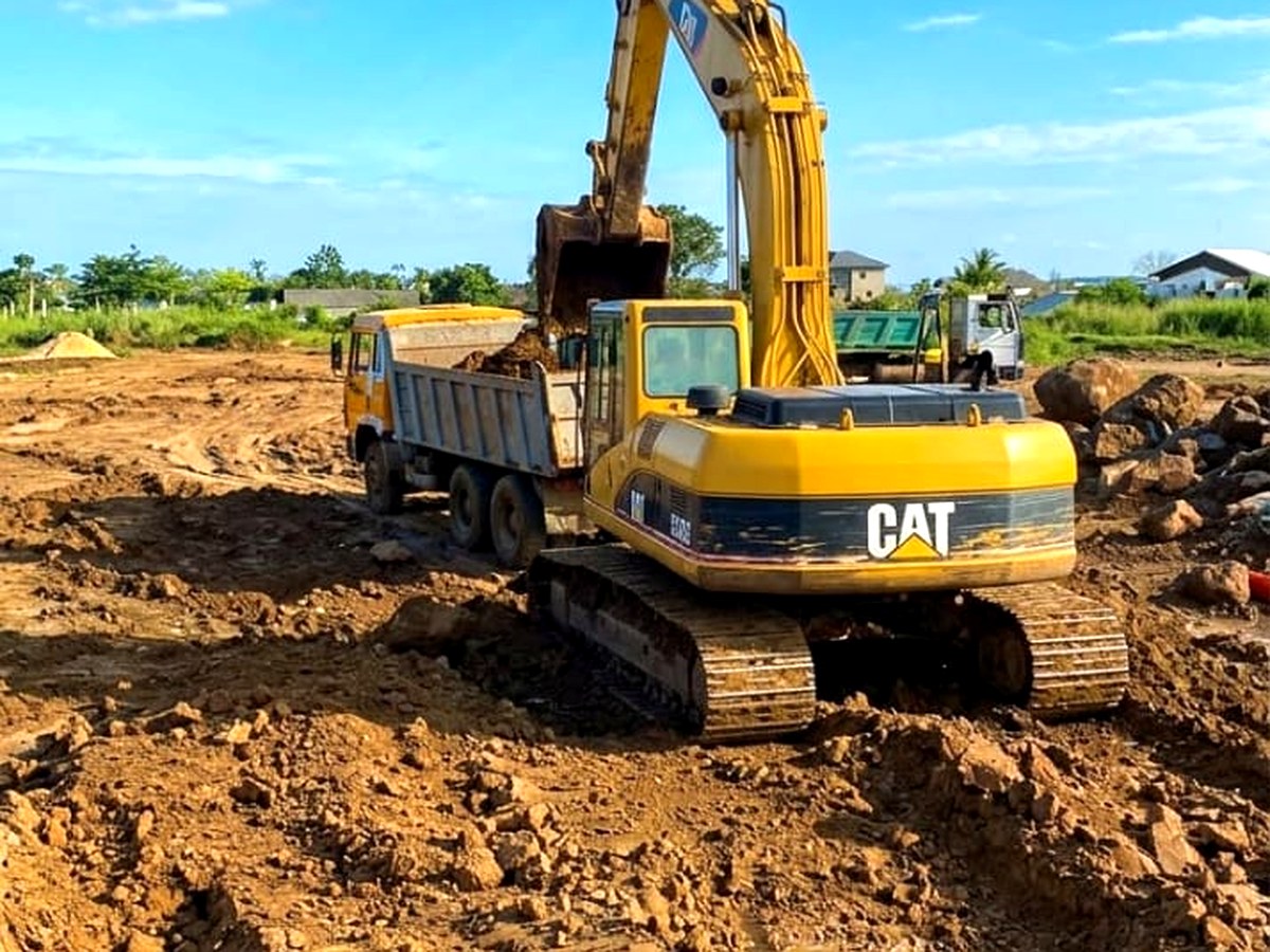 Equipment & Lifting Services